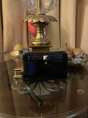 Kate Spade please check all picture of condition